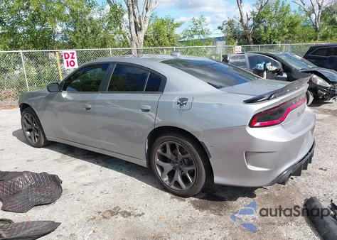 2015 Dodge Charger Sxt z USA, uszkodzony, nr VIN 2C3CDXHG8FH886671